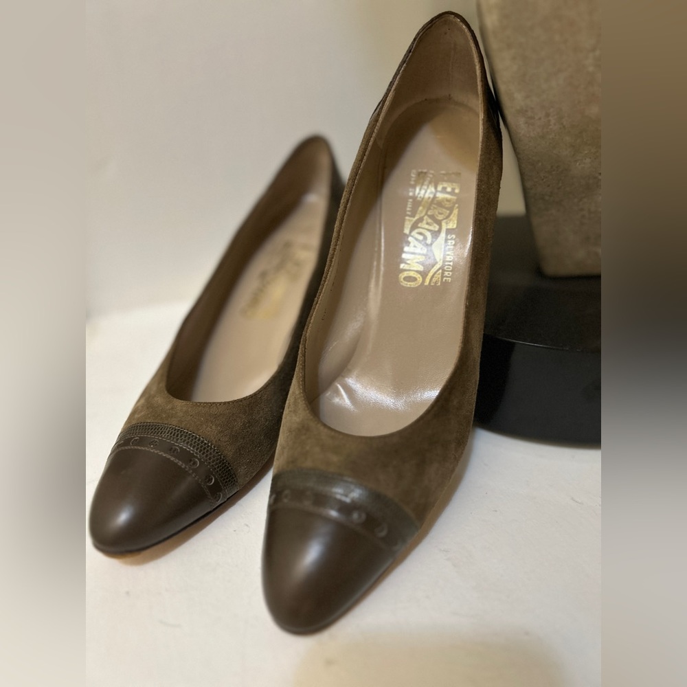 Vintage Ferragamo two tone heels